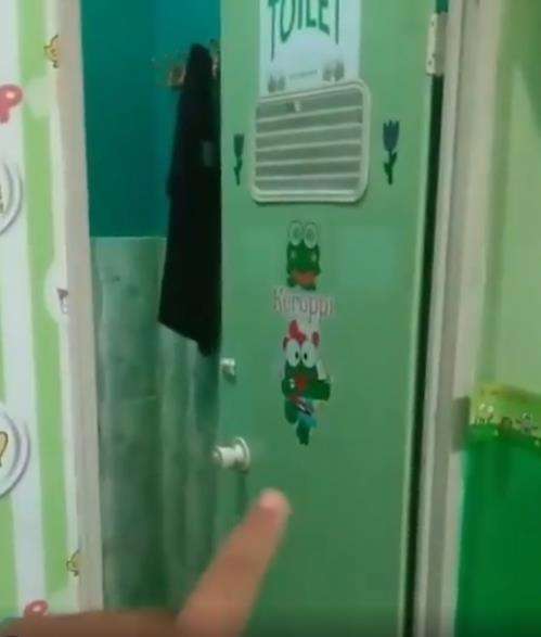 Sampai di kamar mandi pun ada Keroppi.