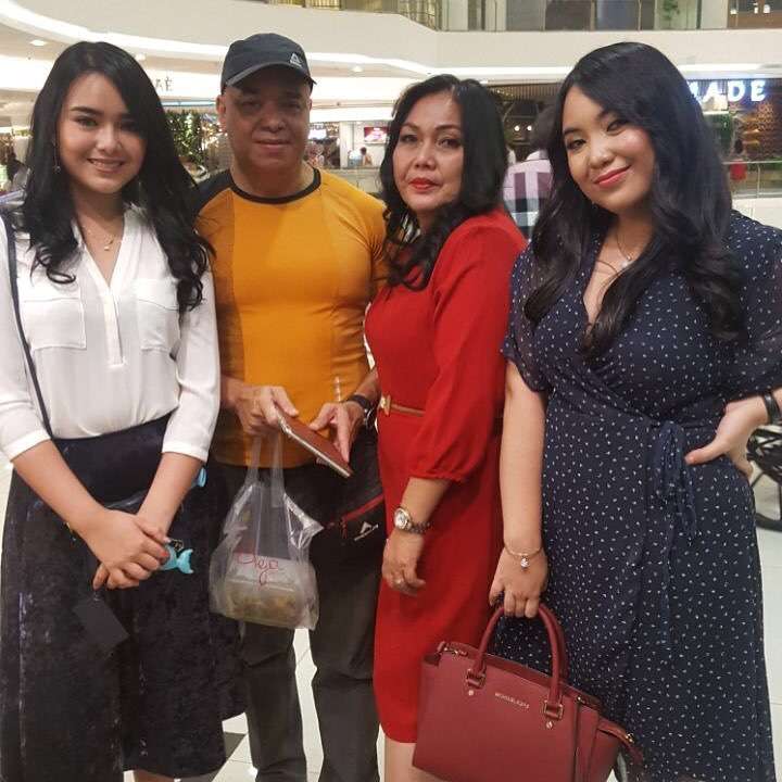 Amanda Manopo dan keluarga