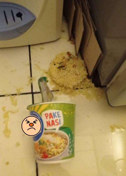 Deretan kejadian apes sehabis beli makanan yang bikin senyum-senyum sendiri.