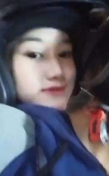Bukti cinta tak pandang fisik.