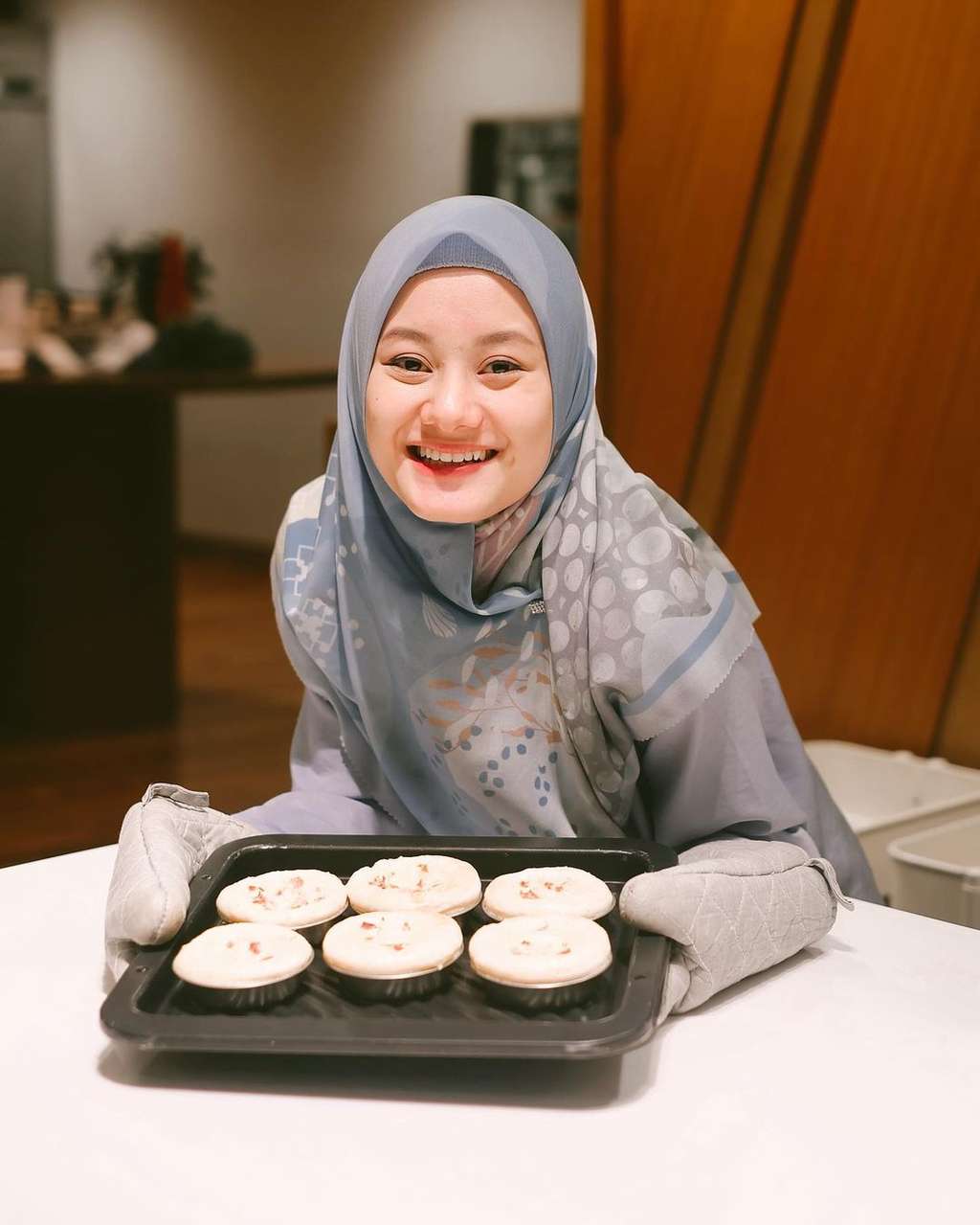 Dinda Hauw