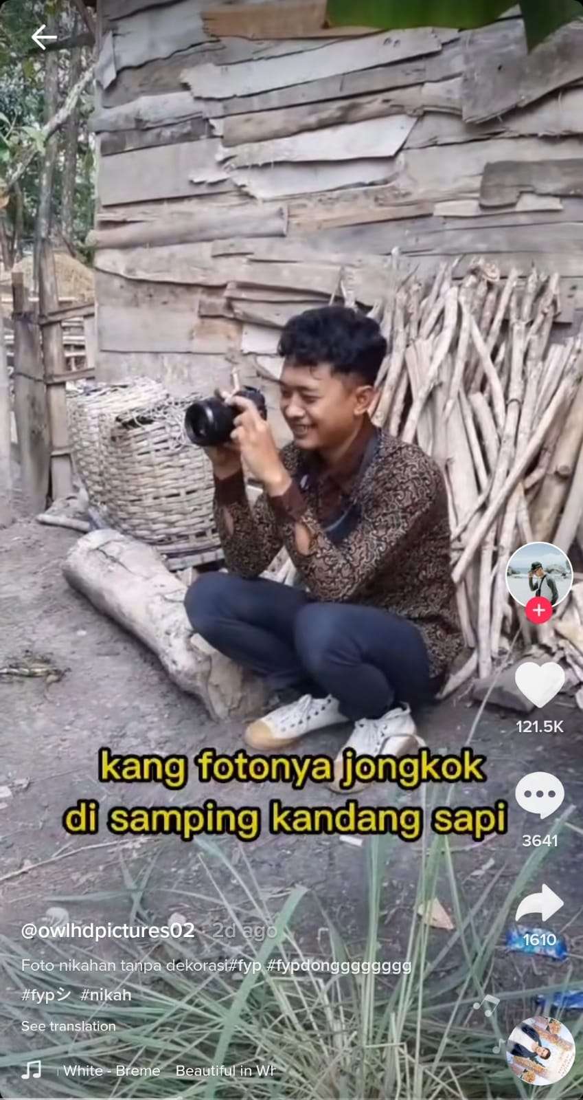 Pengantin Menikah Tanpa Dekorasi