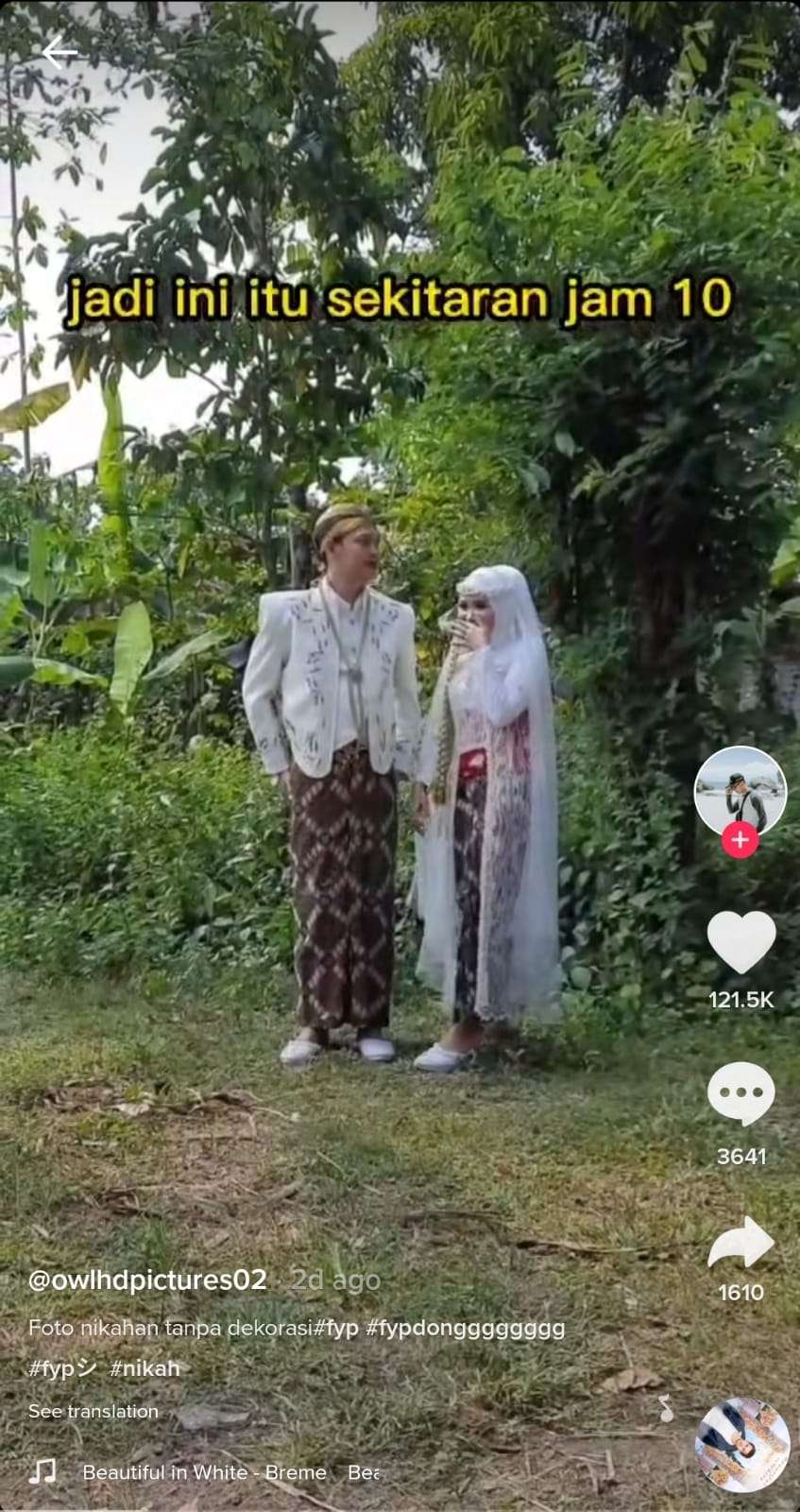 Pengantin Menikah Tanpa Dekorasi