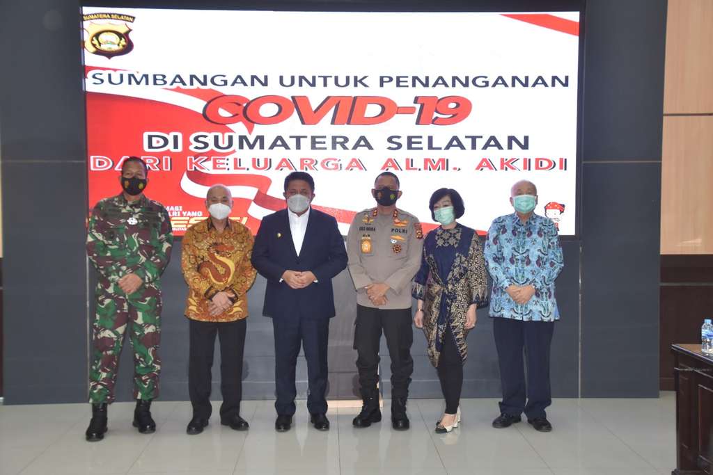 Keluarga Alm. Akidi Tio