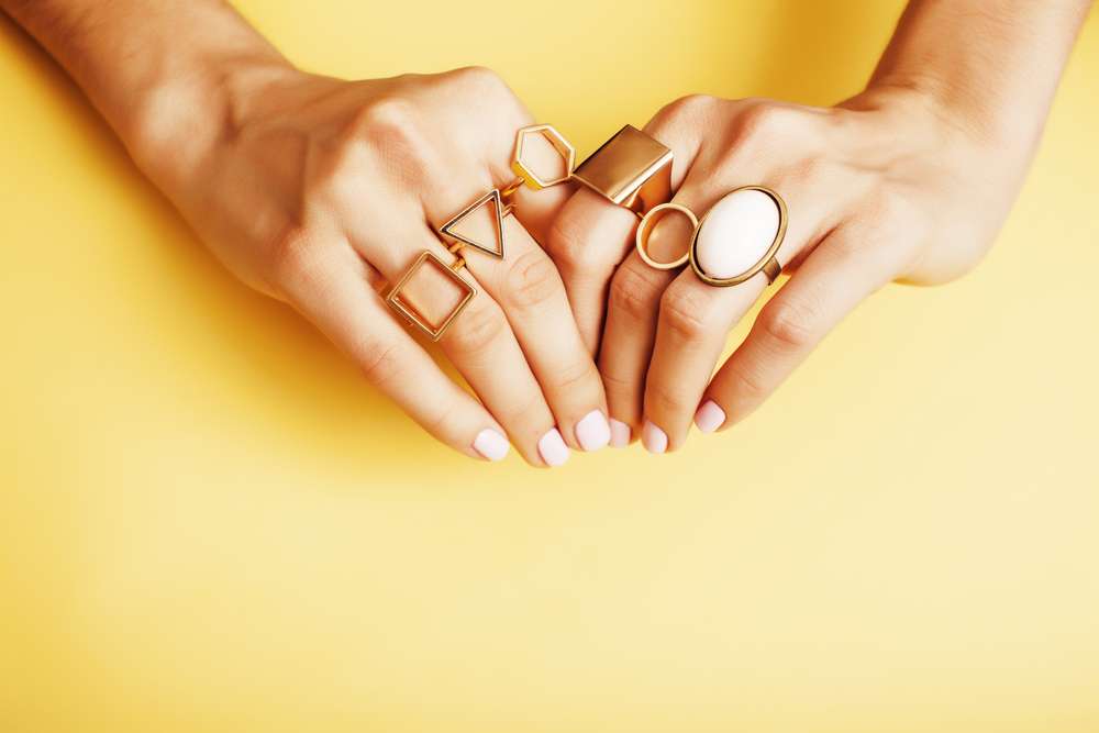 Menyusun Cincin dengan Pola Horizontal