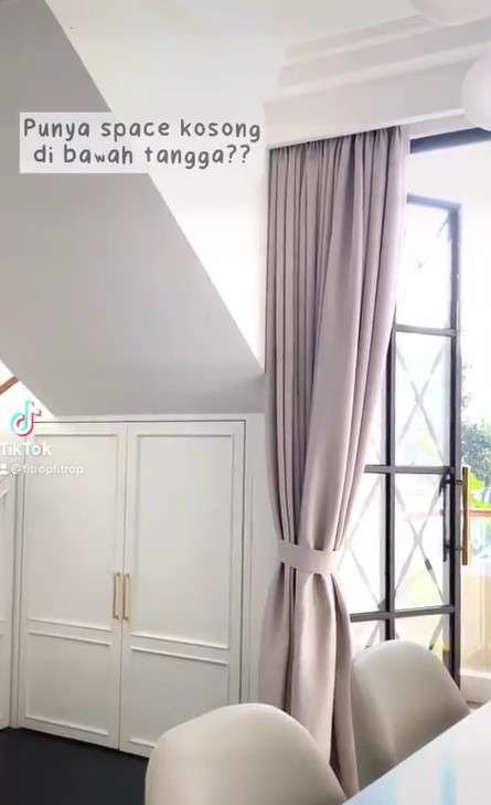 Penampakan depan minimarket Fitri Tropica