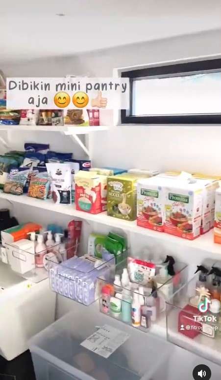 Penampakan  minimarket Fitri Tropica