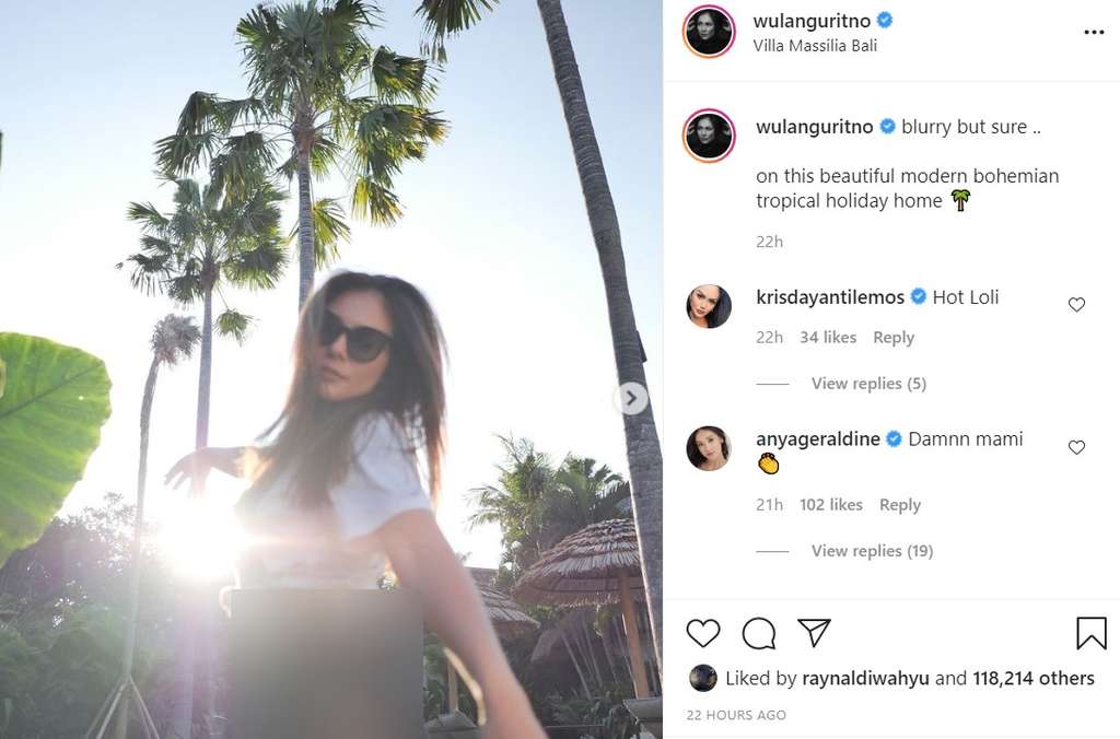 Mulan Guritno liburan di Bali