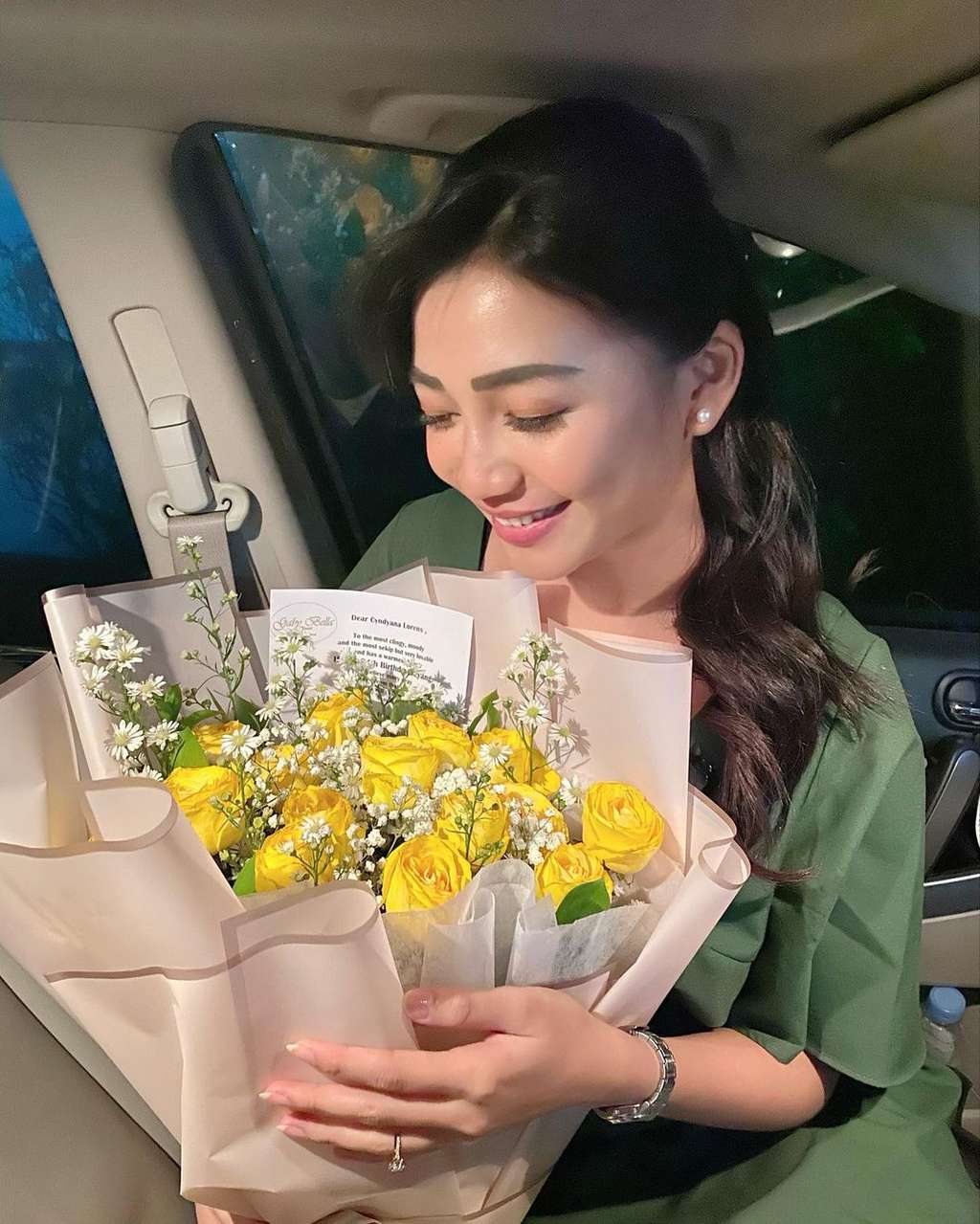 Cyndyana Lorens dilamar pacar