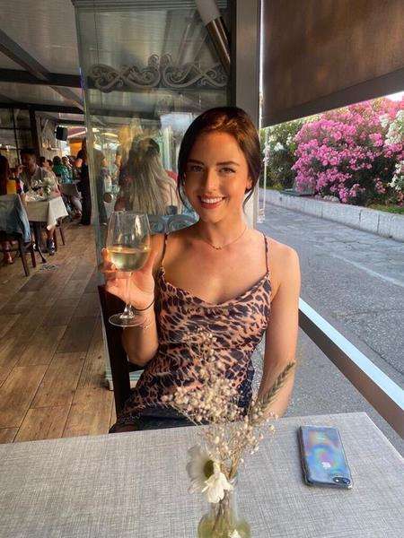Sarah Yates malu mendapat pesan bernada teguran.