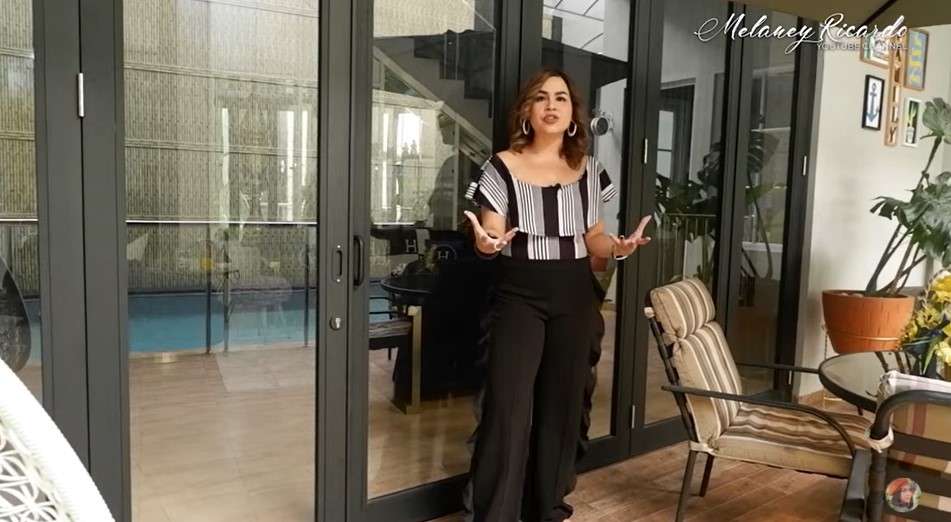 Kolam renang rumah Melaney Ricardo