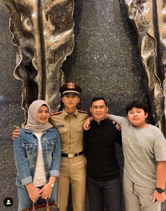 Keluarga Surya Iqbal