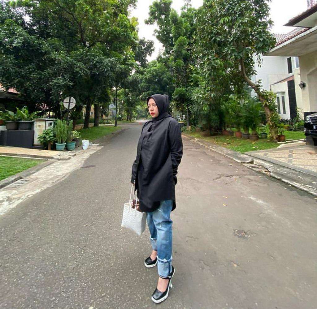 Transformasi Penampilan Melly Goeslaw