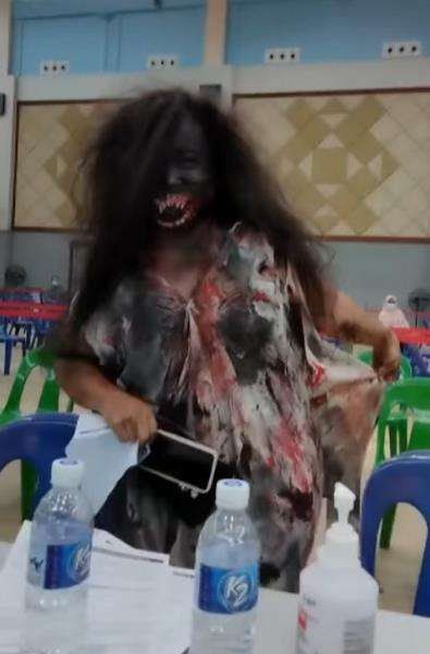Kuntilanak satu ini terlihat lebih gemuk daripada biasanya.