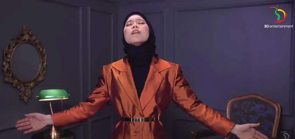 Lesti di video klip lagu Tirani