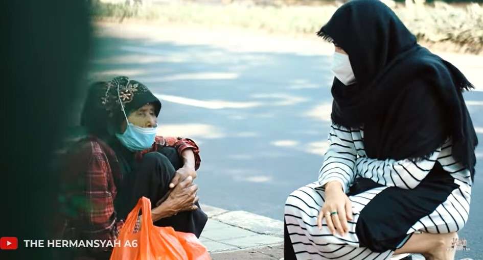 Ashanty dan penjual tisu