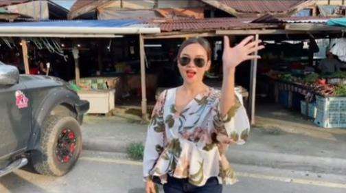 Wanita cantik itu ternyata tidak cacat.