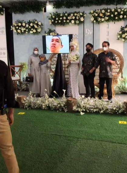 Heboh menikah secara virtual di masa pandemi.