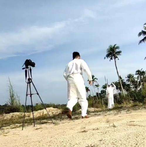 Cerita lucu fotografer abadikan momen pemotretan pernikahannya sendiri.