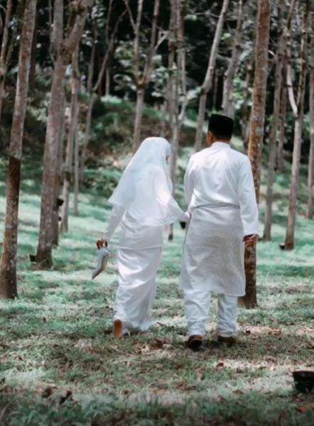 Cerita lucu fotografer abadikan momen pemotretan pernikahannya sendiri.