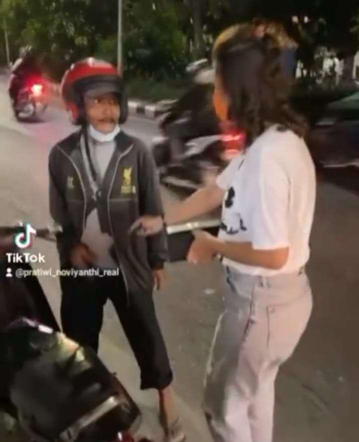 Sangat Bersyukur Diberi Uang