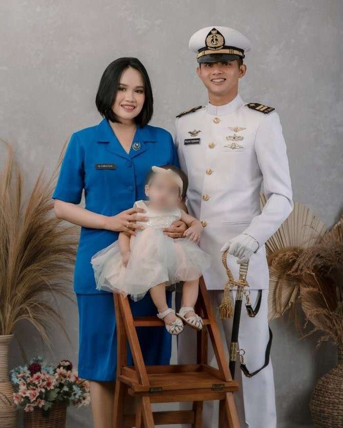 Keluarga Nining dan Rian
