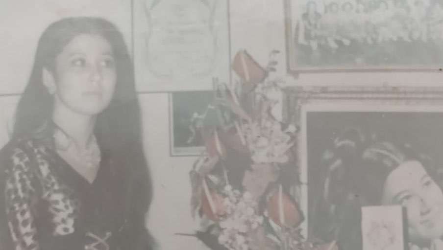 Foto mama Agnez Mo saat muda