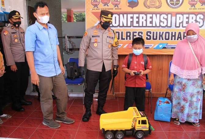 Tetap Tinggal Bersama Keluarganya dan Akan Terus Dipantau