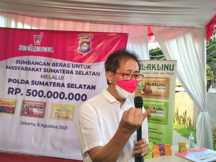 Penyerahan Sumbangan beras untuk masyarakat Sumatera Selatan melalui POLDA Sumatera Selatan Penyerahan Sumbangan beras untuk masyarakat Sumatera Selatan melalui POLDA Sumatera Selatan
