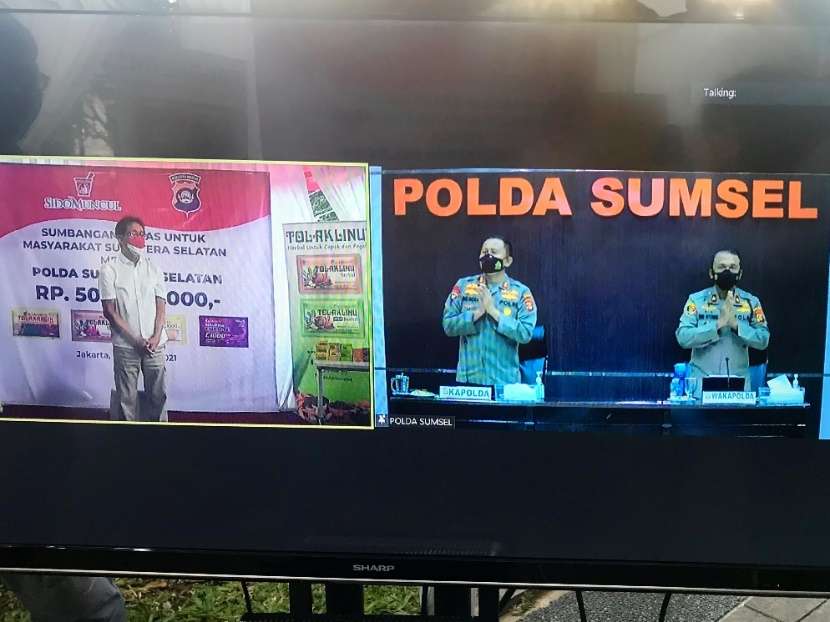 Penyerahan Sumbangan beras untuk masyarakat Sumatera Selatan melalui POLDA Sumatera Selatan Penyerahan Sumbangan beras untuk masyarakat Sumatera Selatan melalui POLDA Sumatera Selatan