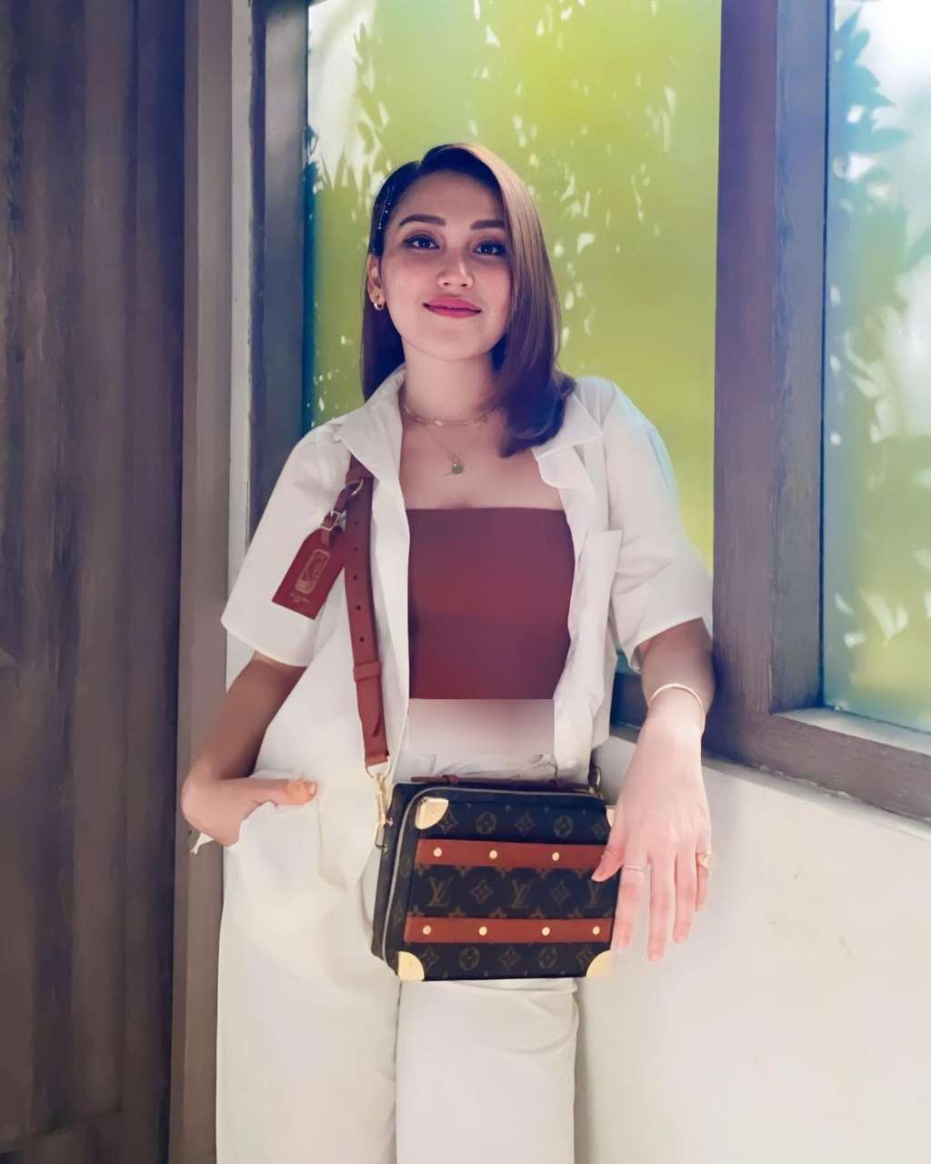 Penampilan Ayu Ting Ting