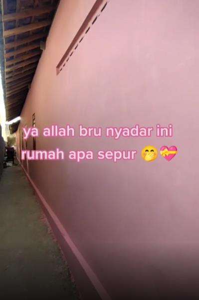 Viral rumah di desa panjangnya kayak sepur.