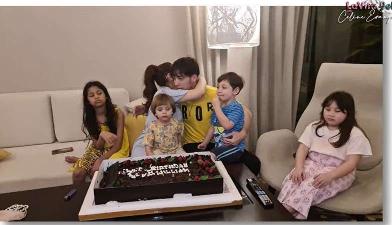 Celine bersama Stefan Wiliam dan keempat anaknya