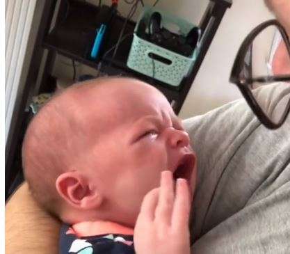 Bayi menangis