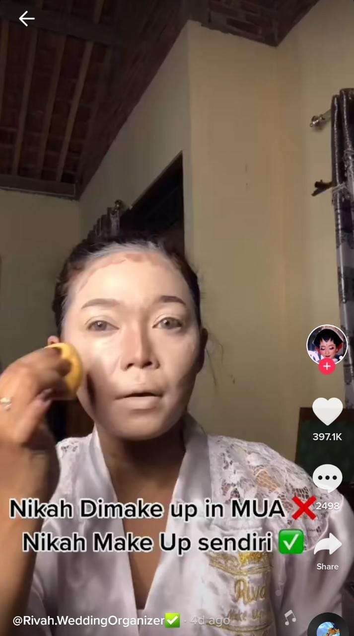 Pengantin Wanita Merias Wajah Sendiri