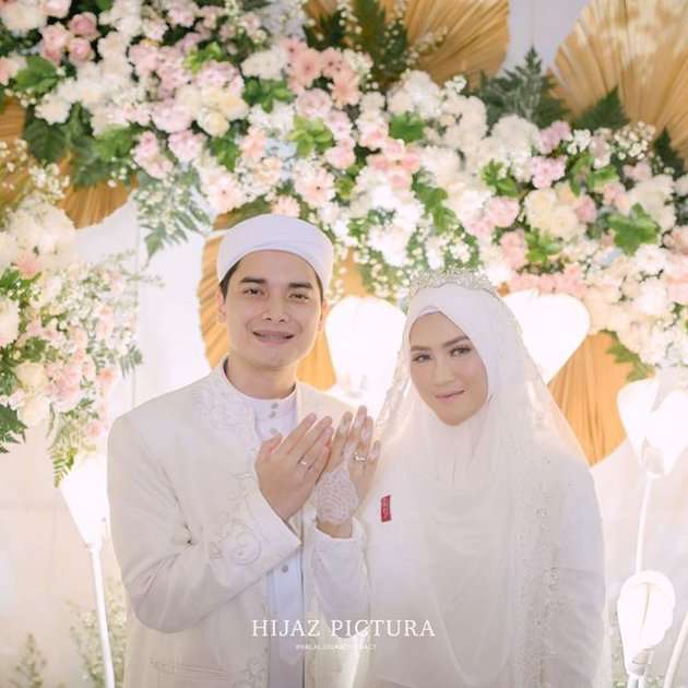 Alvin Faiz dan Henny Rahman