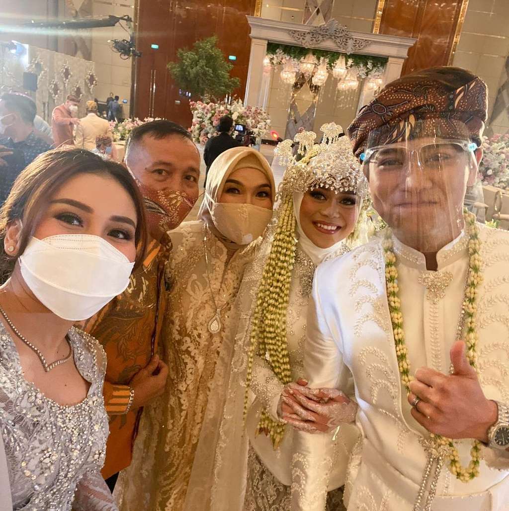 Ayu Ting hadir di pernikahan Leslar