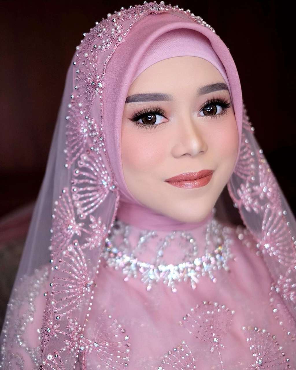 Gaun Pengajian Lesty Kejora