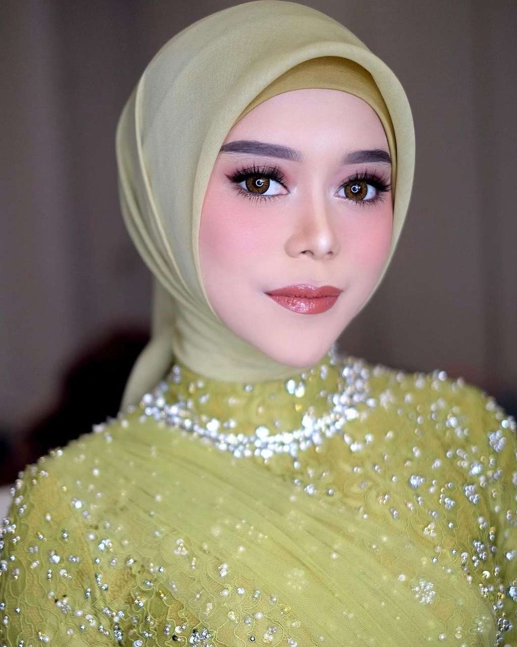 Kebaya Lesty Kejora saat Upacara Ngaras