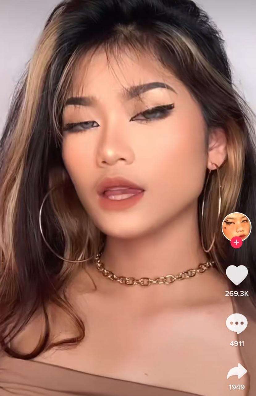 Transformasi Makeup 'Cupu' Jadi 'Suhu' Transformasi Makeup 'Cupu' Jadi 'Suhu'