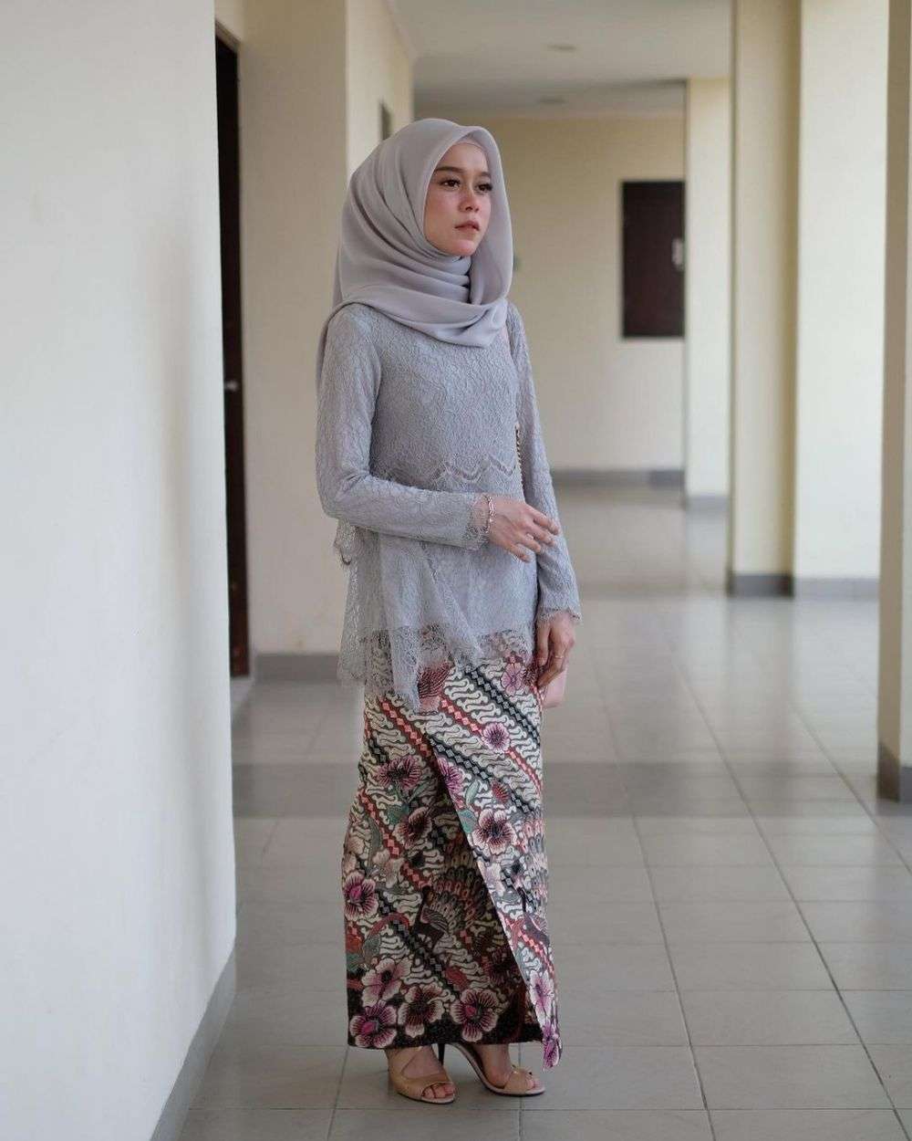 Tampil Cantik saat Jadi Bridesmaid