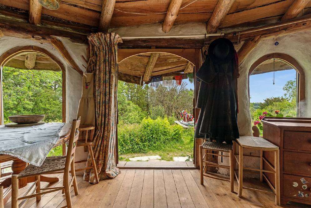 Rumah Hobbit Pembrokeshire