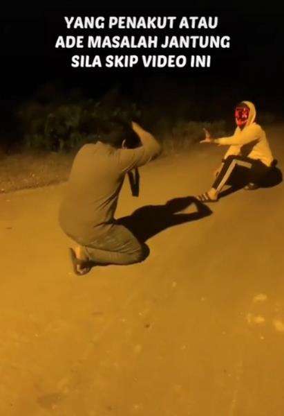 Pemotretan malam berubah jadi momen seram.