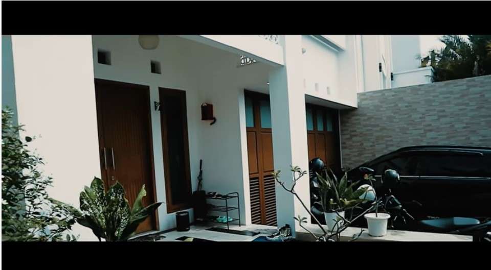 Penampakan depan rumah Arbani