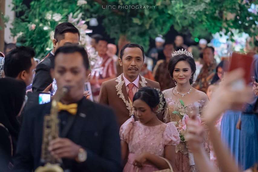 Pernikahan Furry Setya dan Dwinda Ratna