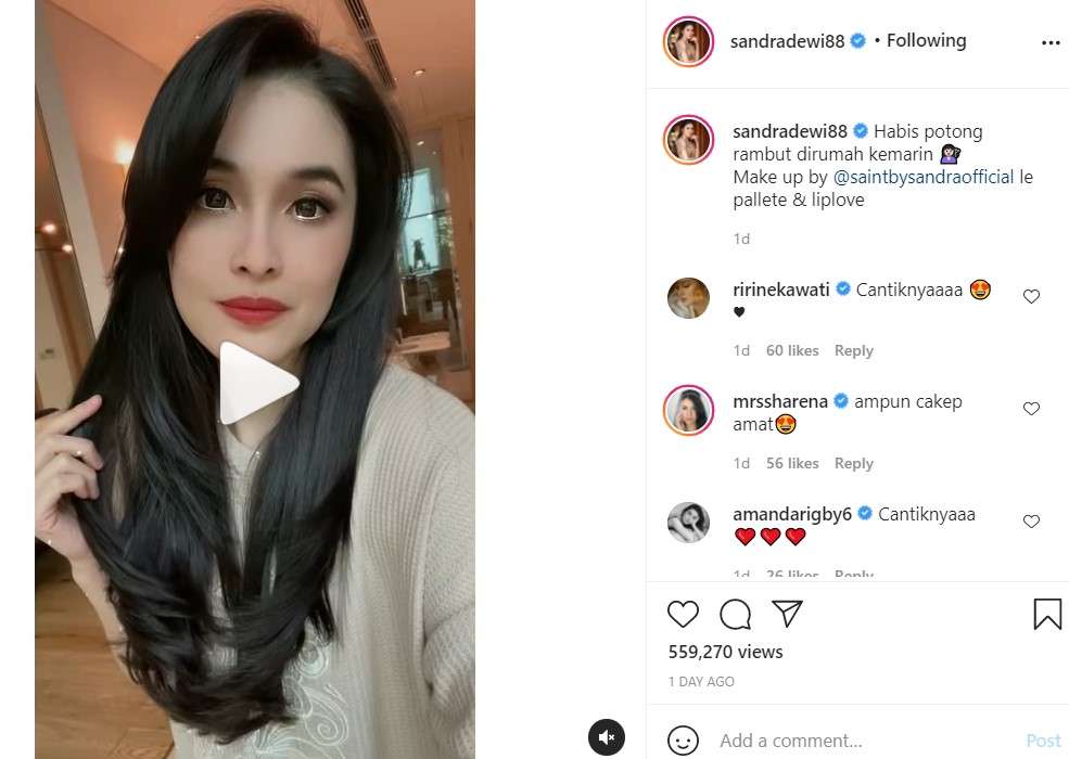 Sandra Dewi potong rambut