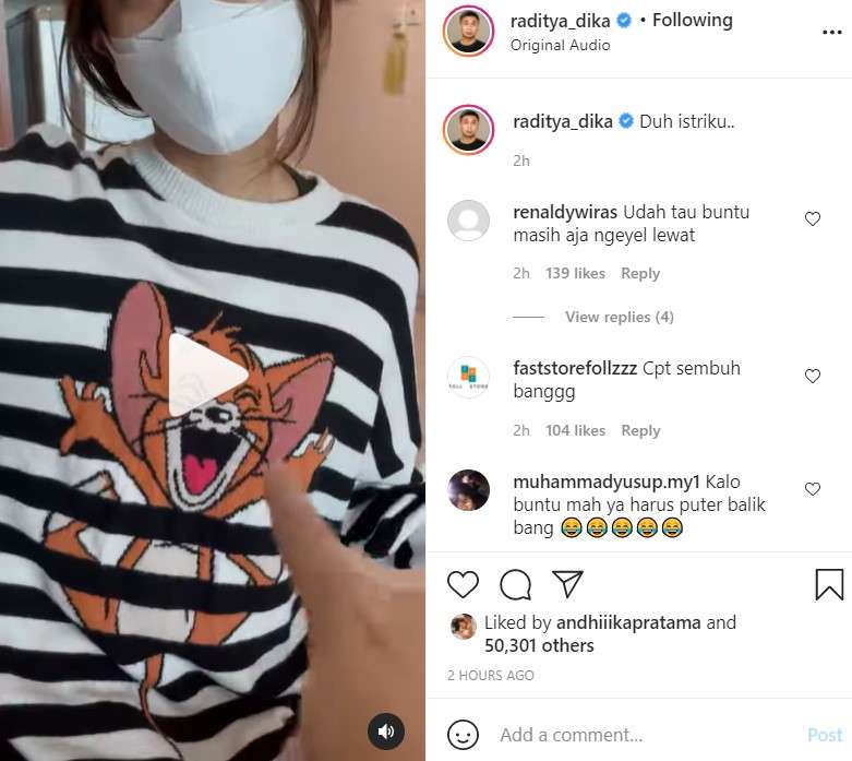 Raditya Dika menjelang operasi usus buntu