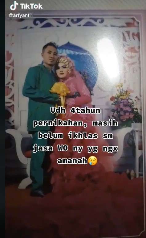 Viral baju pengantik tidak sama di pernikahan