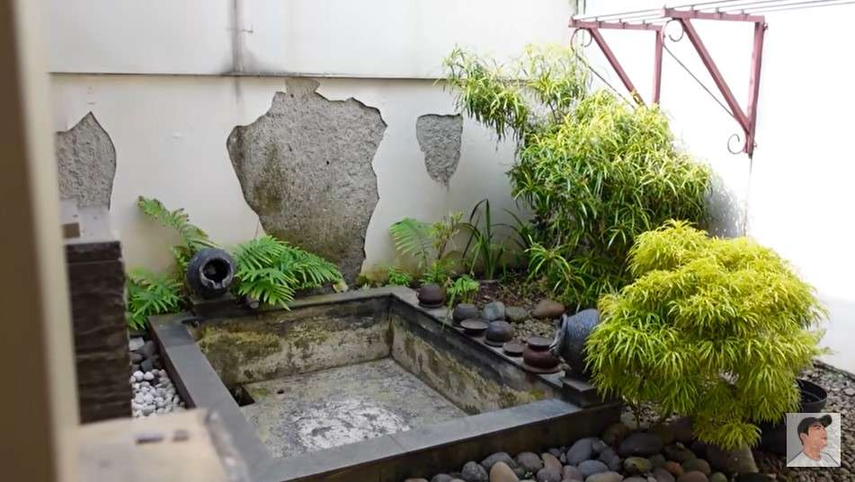 Taman rumah Arya Saloka