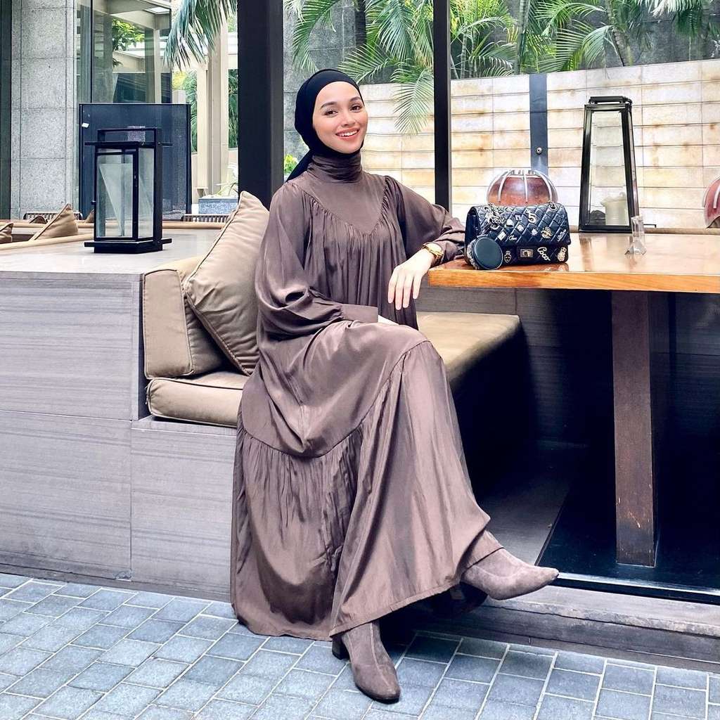 Penampilan Tya Arifin semakin cantik